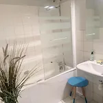 Lumineux Avec Ascenseur, Balcon Et Wifi Gratuit A - Fr-1-361-123 * Granville