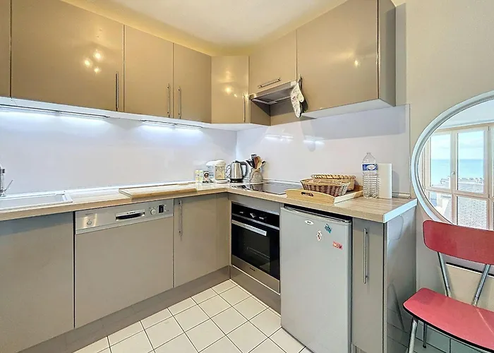 Lumineux Avec Ascenseur, Balcon Et Wifi Gratuit A - Fr-1-361-123 Granville